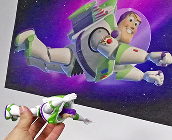 Buzz Lightyear en tu habitaciÃ³n!